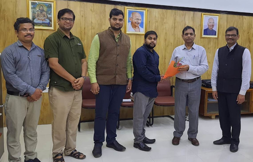 CSE Student with HVC